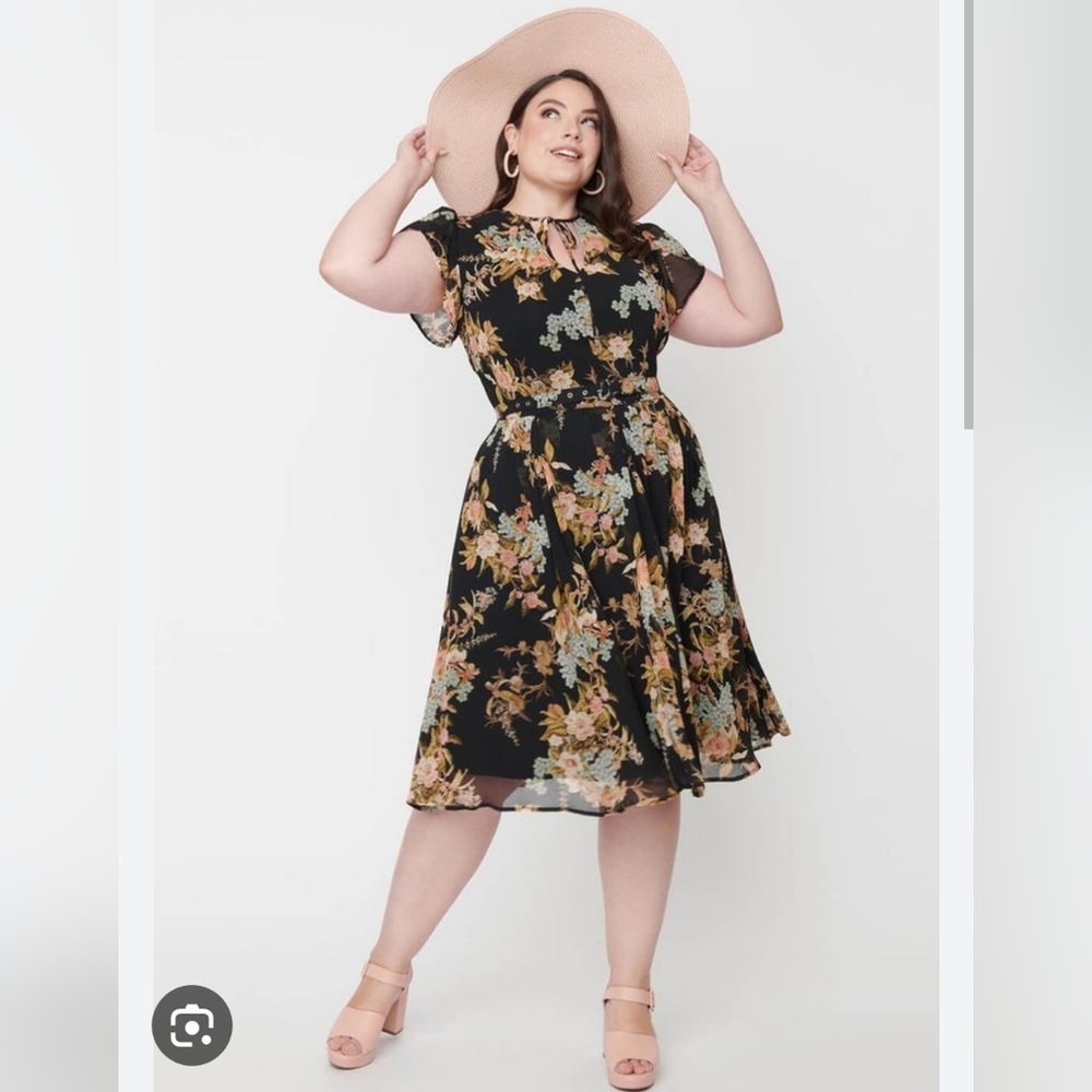 Unique Vintage Dalia Swing Dress in Black Bouquet